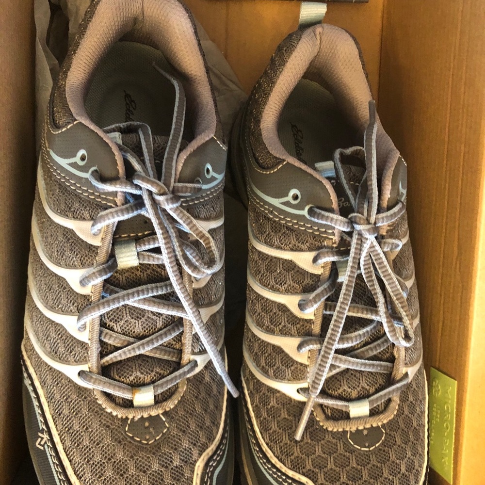 Eddie Bauer women’s shoe